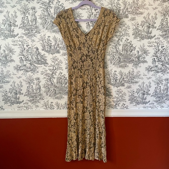 Beautiful Gold Vintage Floral Dress - Picture 5 of 7